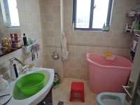 3室2廳1陽臺 溪畔麗景衛(wèi)生間