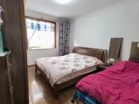 4室2廳2陽(yáng)臺(tái) 秋苑小區(qū)臥室