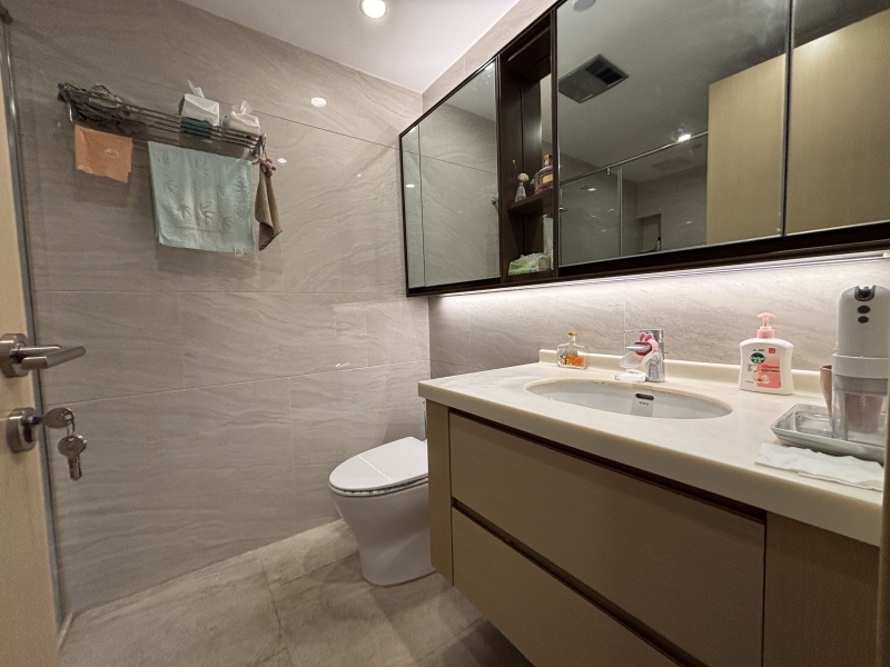 4室2廳2陽臺 俊發(fā)逸天峰衛(wèi)生間