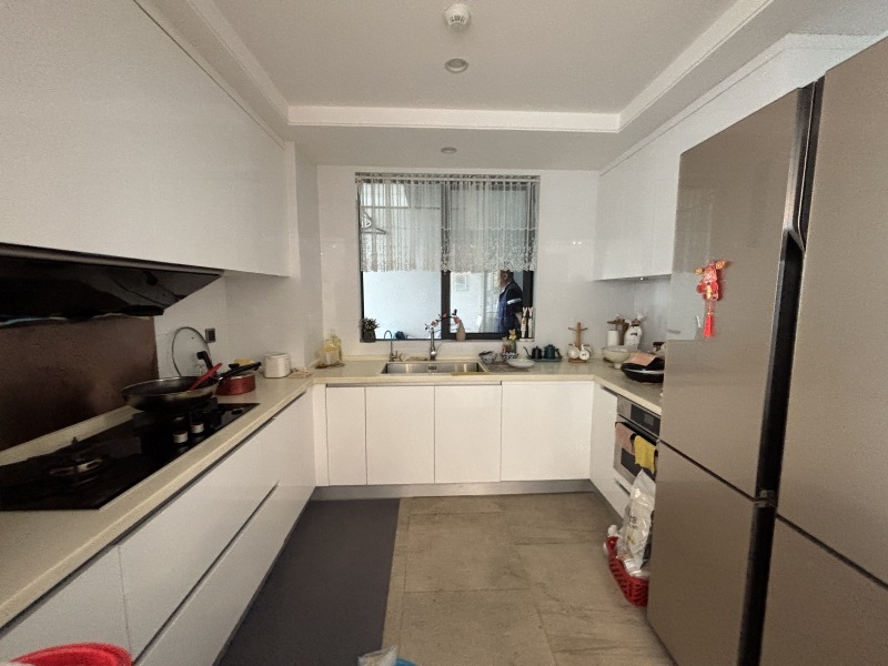 4室2廳2陽臺 俊發(fā)逸天峰廚房