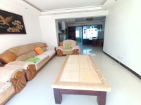 4室2廳1陽臺 佳湖花園客廳