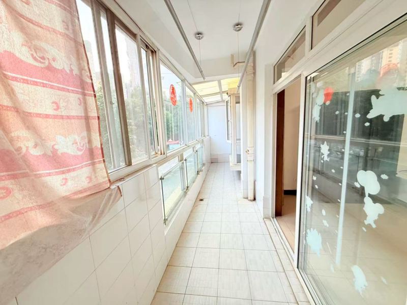 3室2廳2陽臺 龍溪花園陽臺