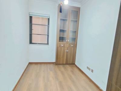 4室2廳2陽臺 西城林語小區(qū)