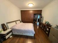 4室2廳2陽(yáng)臺(tái) 集成廣場(chǎng)住宅區(qū)臥室