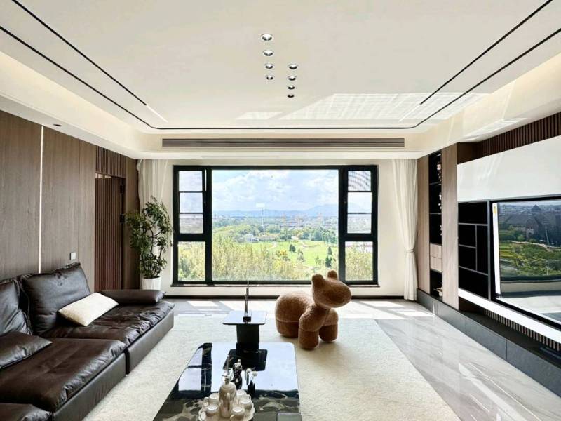 4室2廳2陽臺 滇池ONE15號地塊園語郡客廳