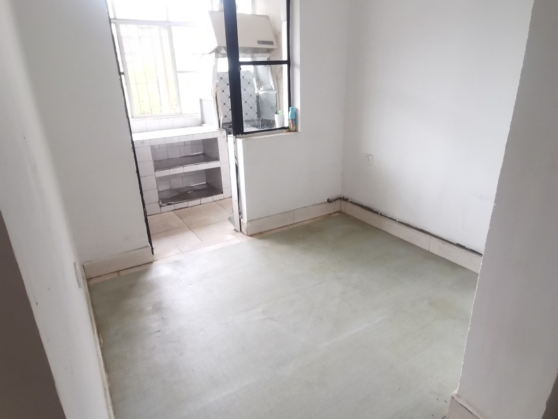 1室2廳1陽(yáng)臺(tái) 正和小區(qū)和順巷餐廳