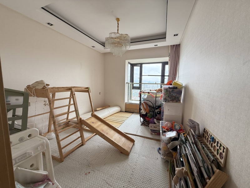 4室2廳2陽臺 江東境界臥室