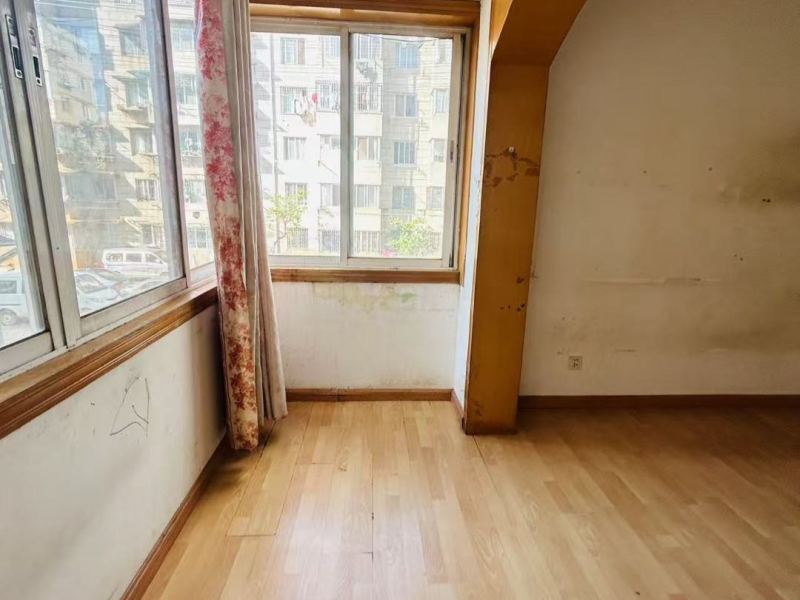 2室1廳1陽臺(tái) 怡康溫泉新村A區(qū)陽臺(tái)