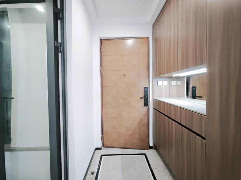 3室2廳2陽臺 中海寰宇天下天譽門廳