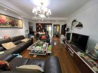 4室2廳2陽(yáng)臺(tái) 集成廣場(chǎng)住宅區(qū)客廳