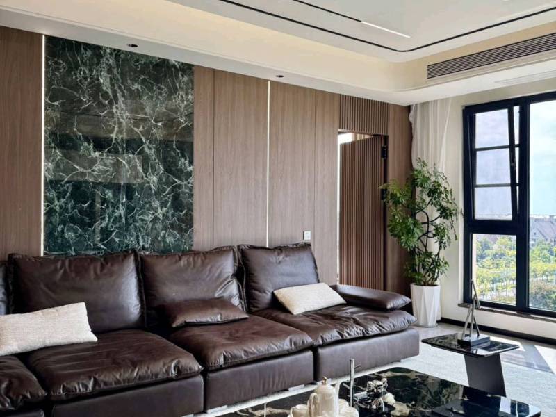 4室2廳2陽臺 滇池ONE15號地塊園語郡客廳