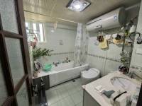 4室2廳2陽(yáng)臺(tái) 集成廣場(chǎng)住宅區(qū)衛(wèi)生間