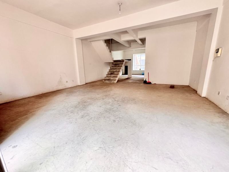 5室2廳1陽臺 上游水岸二期別墅客廳