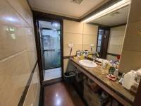 4室2廳2陽(yáng)臺(tái) 集成廣場(chǎng)住宅區(qū)衛(wèi)生間