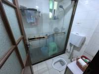 4室2廳2陽(yáng)臺(tái) 集成廣場(chǎng)住宅區(qū)衛(wèi)生間