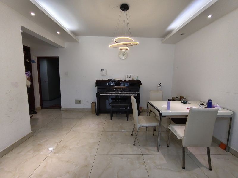 3室2廳2陽臺(tái) 東驤神駿二期餐廳