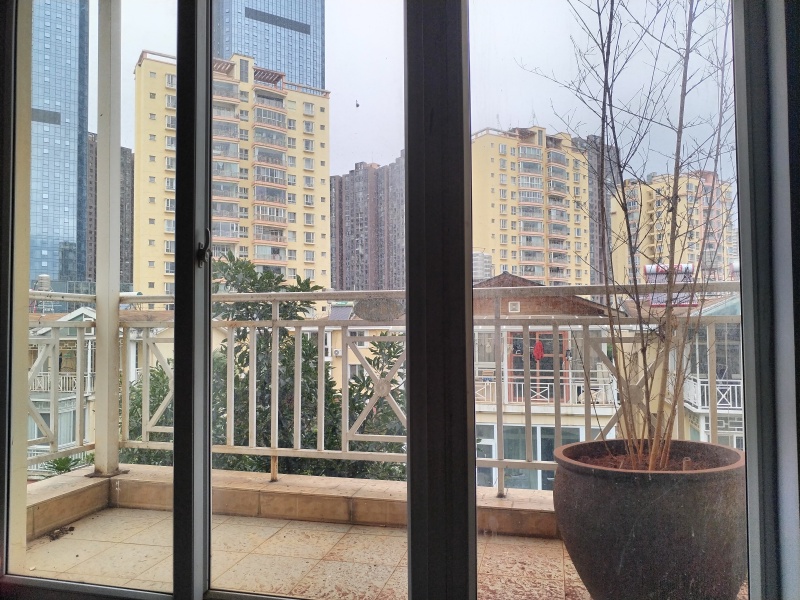 5室3廳3陽(yáng)臺(tái) 金色維也納花園別墅陽(yáng)臺(tái)