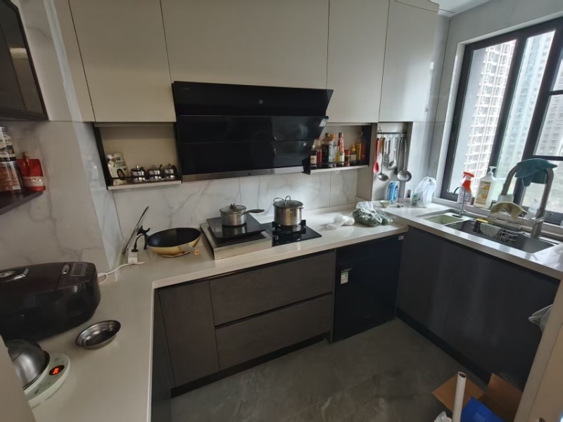 4室2廳2陽(yáng)臺(tái) 招商雍和府二期廚房