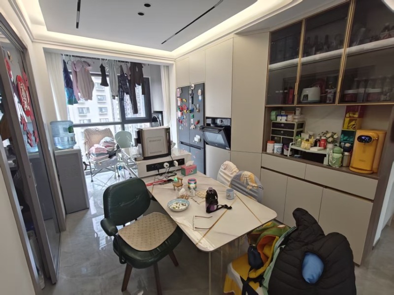 4室2廳2陽(yáng)臺(tái) 招商雍和府二期餐廳