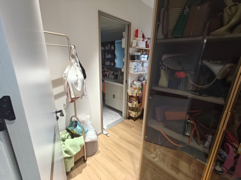 4室2廳2陽(yáng)臺(tái) 招商雍和府二期臥室