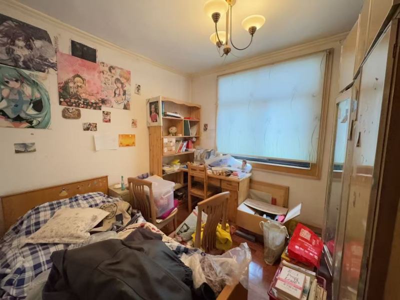 2室2廳1陽臺 秋苑小區(qū)臥室