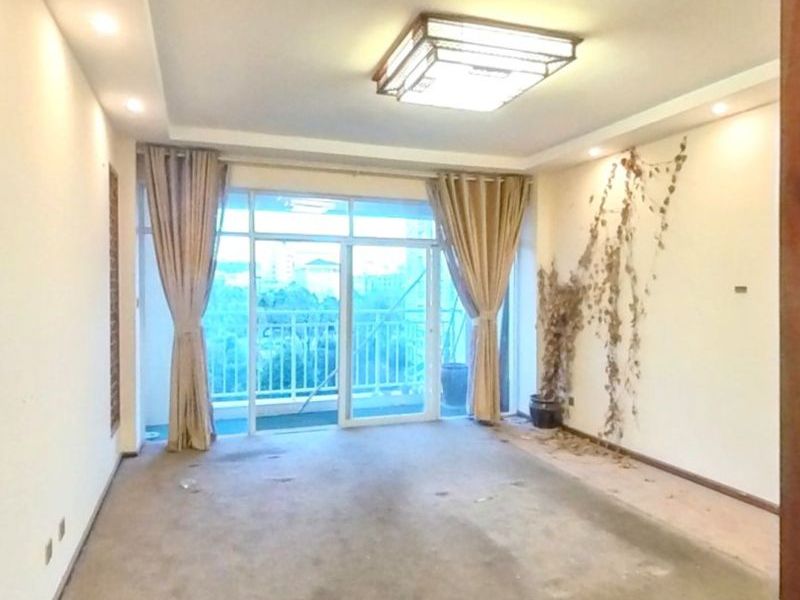 5室2廳2陽(yáng)臺(tái) 陽(yáng)光花園四期昕苑VR看房