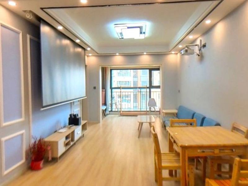 3室2廳2陽臺(tái) 海倫堡中央廣場(chǎng)VR看房
