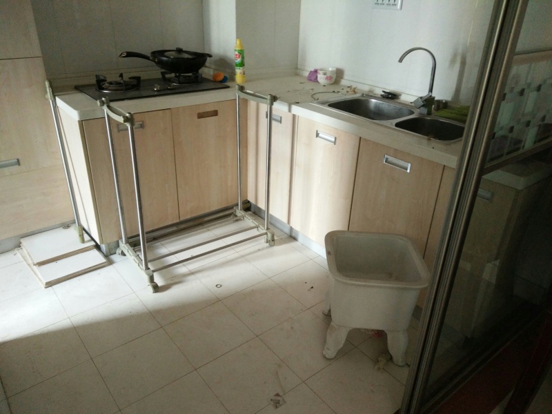 2室2廳1陽臺 世紀(jì)俊園廚房