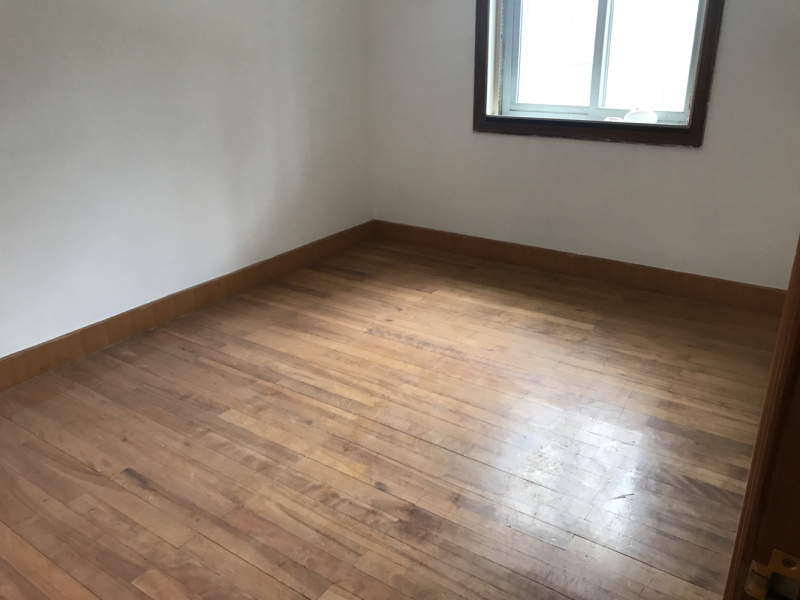 4室2廳1陽臺(tái) 白龍小區(qū)臥室