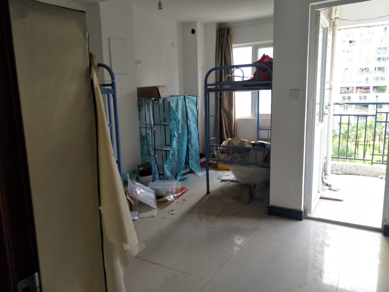 4室2廳2陽(yáng)臺(tái) 世紀(jì)城雅春苑餐廳