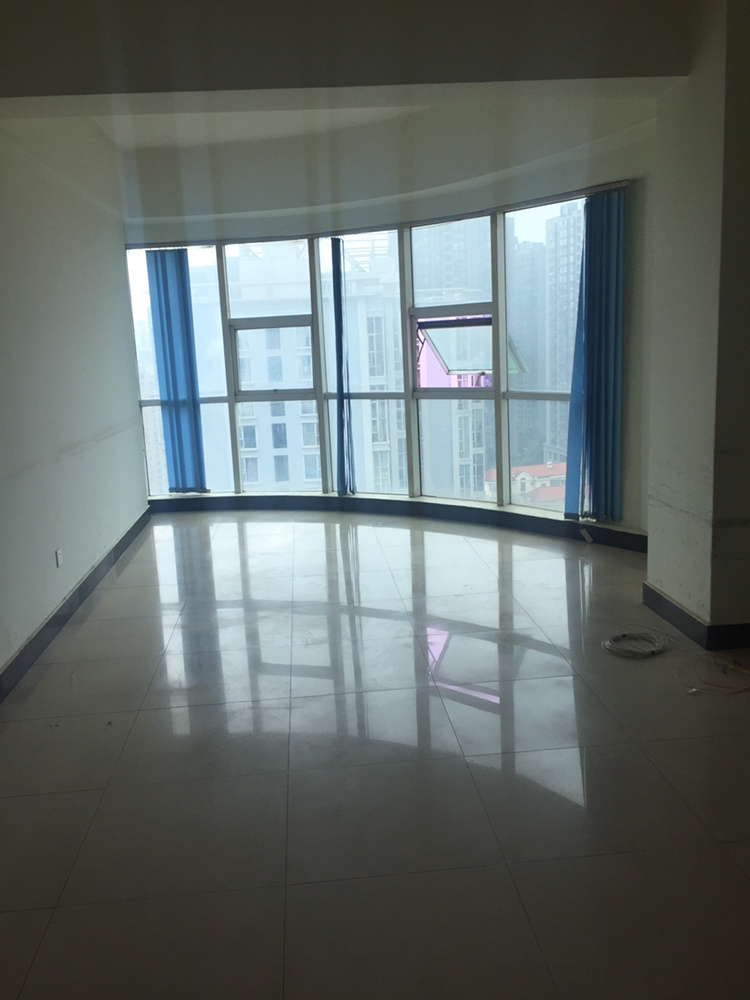 3室2廳2陽臺(tái) 江東四季公寓客廳