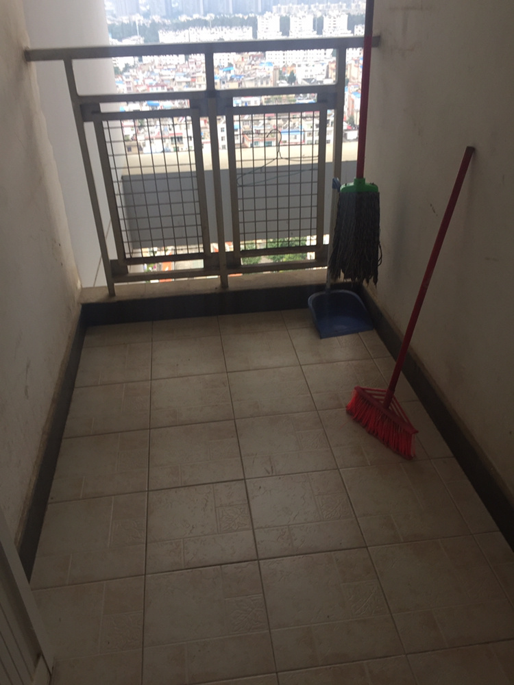 3室2廳2陽臺(tái) 江東四季公寓陽臺(tái)