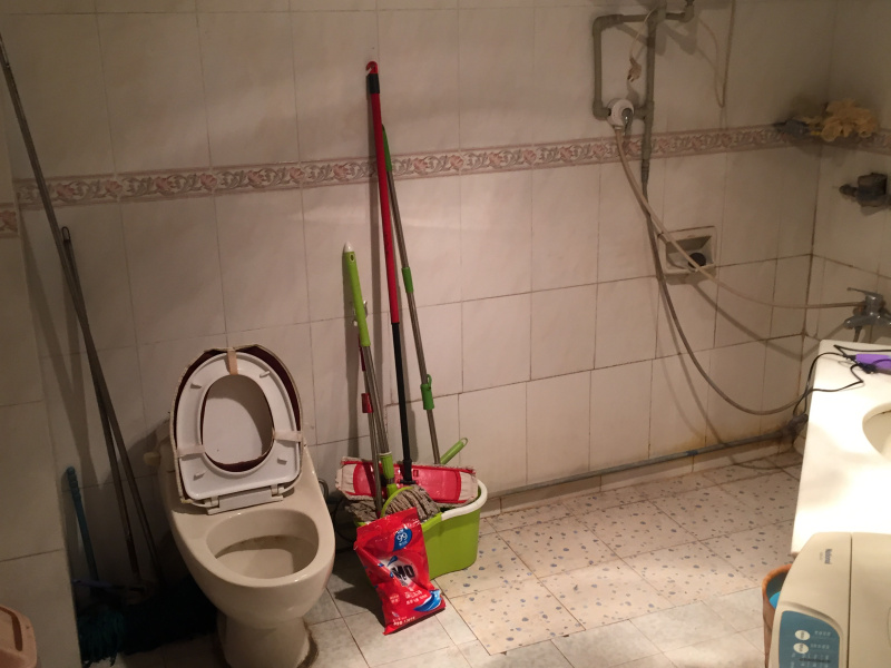 3室2廳1陽臺 秋苑小區(qū)衛(wèi)生間