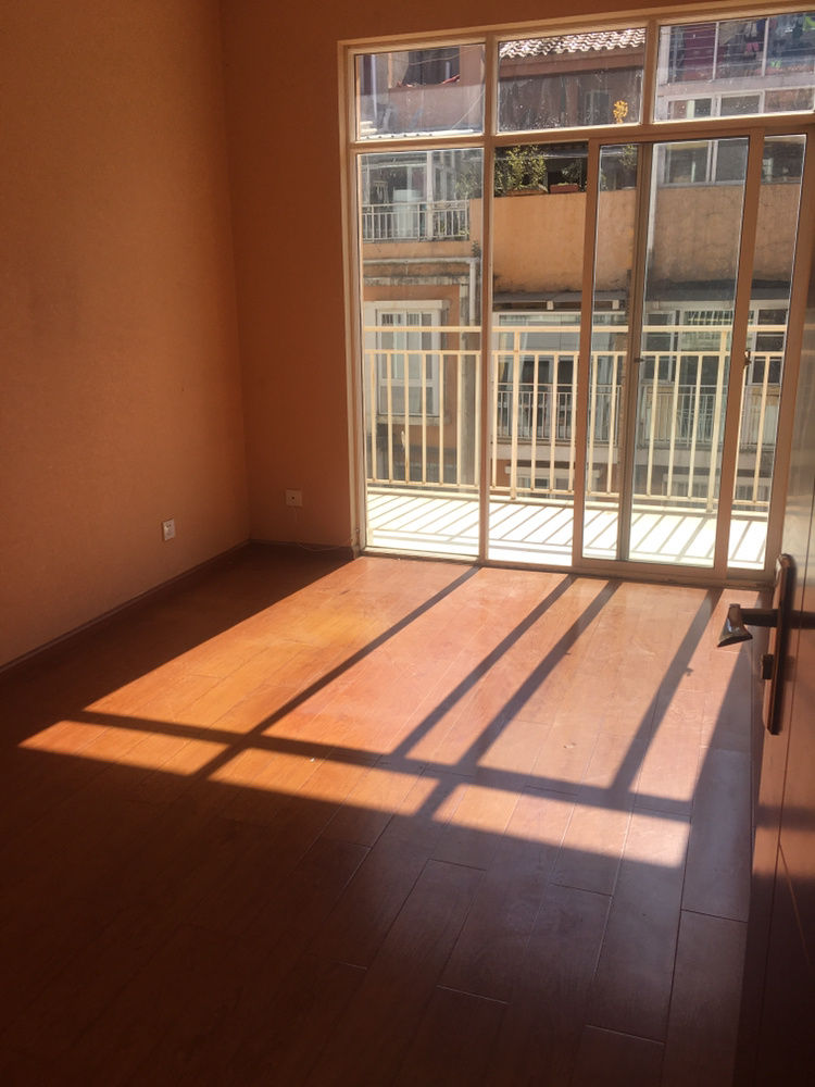 5室2廳 上游水岸一期別墅門廳