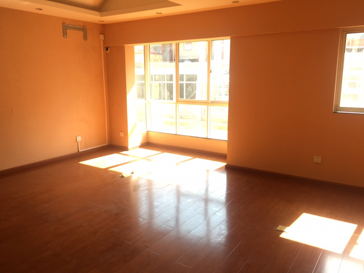 5室2廳 上游水岸一期別墅門廳