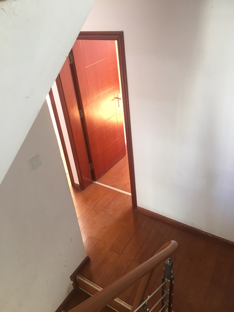 5室2廳 上游水岸一期別墅臥室