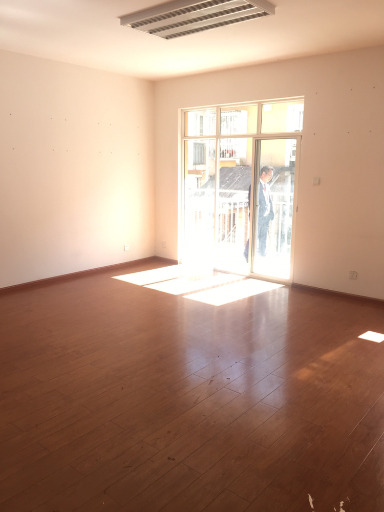 5室2廳 上游水岸一期別墅臥室