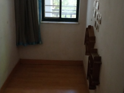 4室2廳3陽(yáng)臺(tái) 世界花苑