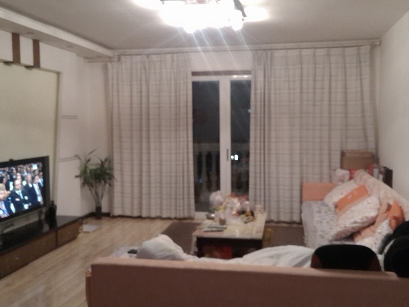 3室2廳2陽(yáng)臺(tái) 世紀(jì)城玉春苑客廳