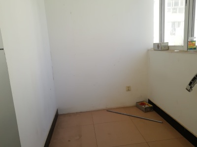 4室2廳2陽臺 金沙公寓(新興路)