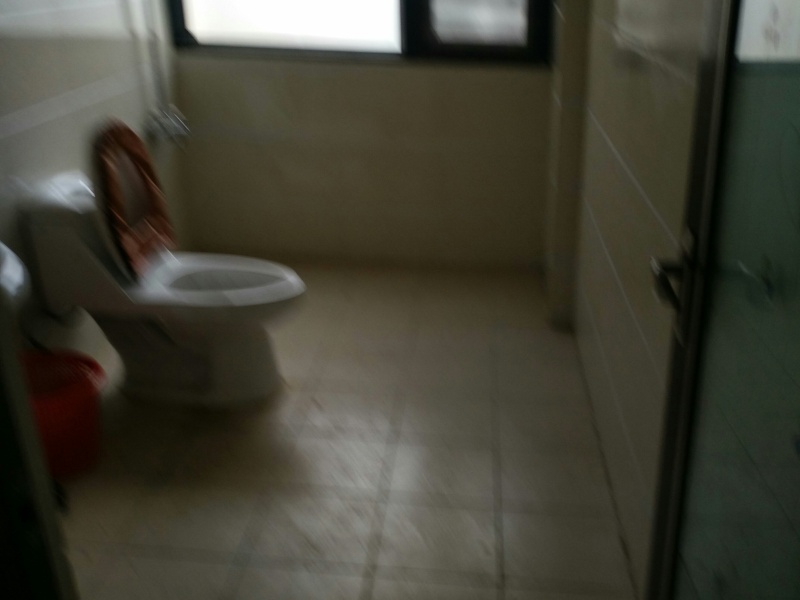 4室2廳2陽臺 濱江俊園一期衛(wèi)生間