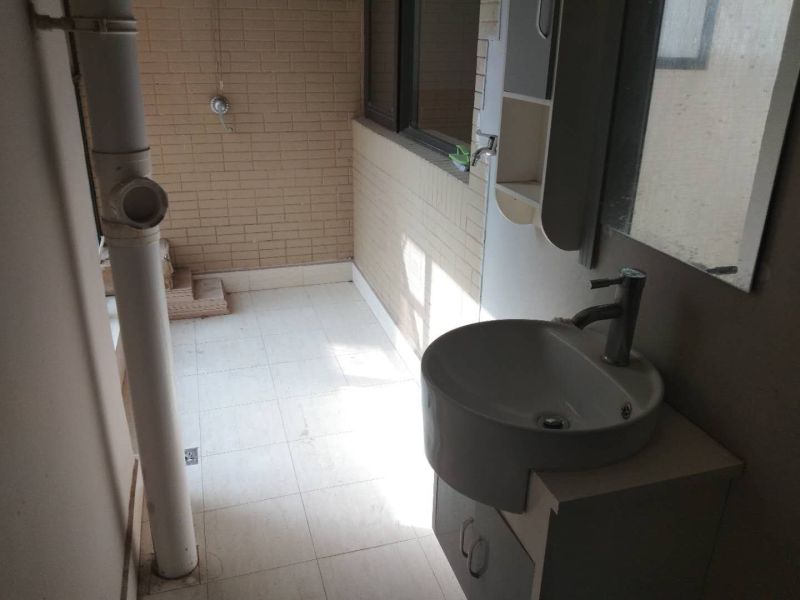 3室2廳1陽臺 盛高大城二期衛(wèi)生間