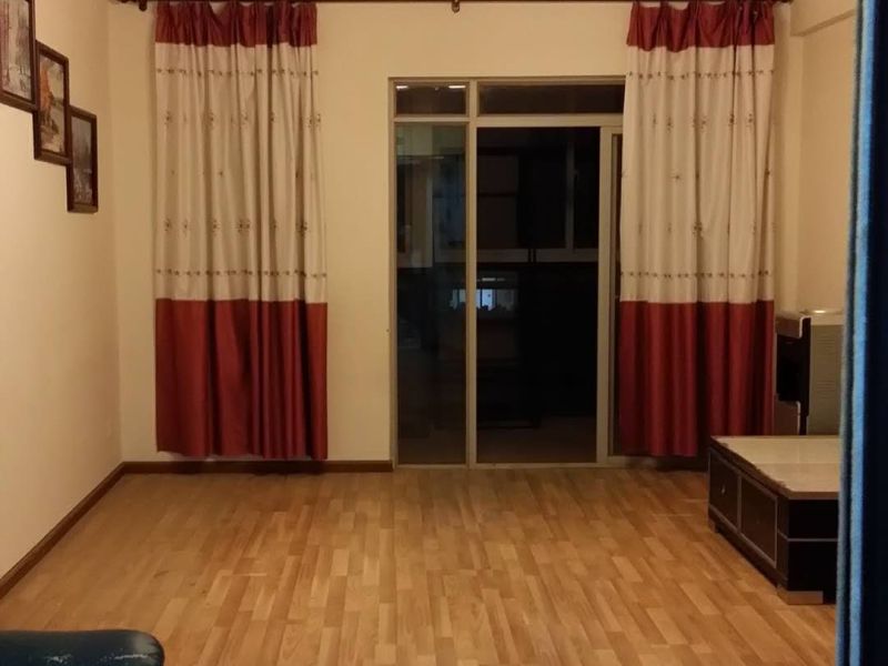 3室2廳2陽臺 華都花園B區(qū)客廳