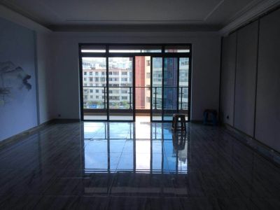 6室2廳3陽臺 碧桂園紫臺