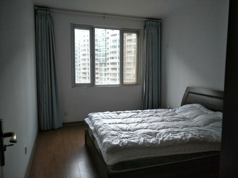 3室2廳2陽臺(tái) 世紀(jì)城玉春苑臥室