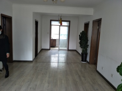 2室2廳1陽(yáng)臺(tái) 齒輪廠職工單位房門廳