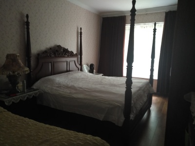 4室2廳2陽臺(tái) 金岸春天臥室