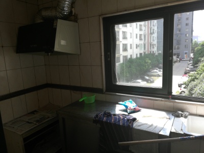 4室2廳1陽(yáng)臺(tái) 江東花園一期廚房