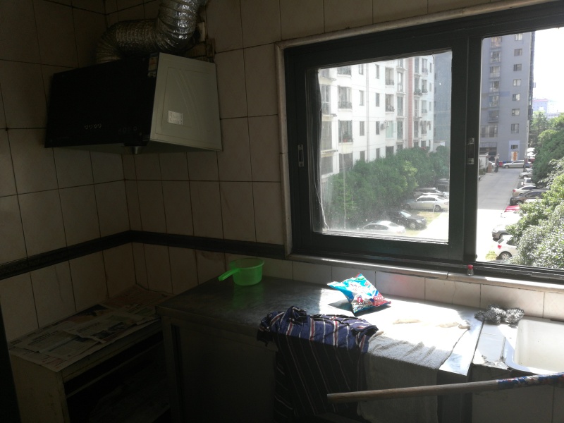 4室2廳1陽(yáng)臺(tái) 江東花園一期廚房