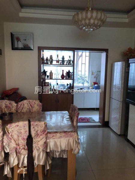 4室2廳1陽臺 滇池衛(wèi)城錦尚餐廳